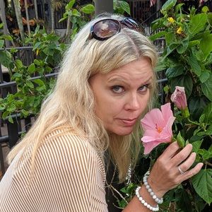 Meet your Posher, Cami